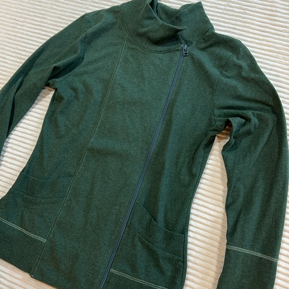 Lur Green Asymmetrical Long Sleeve Zip Up Sweatshirt Tunic Length Medium - Picture 2 of 9
